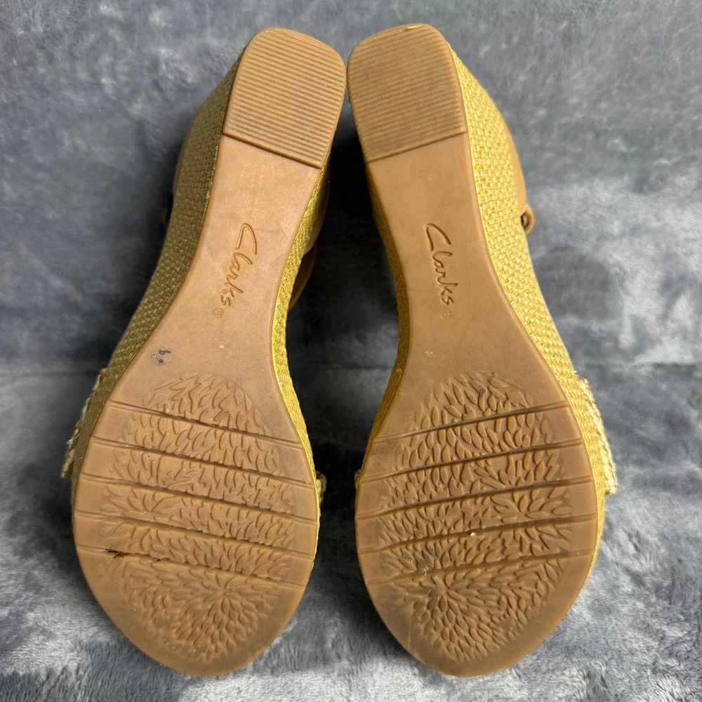 Clarks Womens 6.5 Tan Neutral Beige Straw Woven Platform Wedge Sandals
